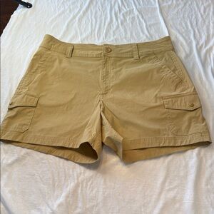 Eddie Bauer womens cargo 6 pocket khaki lightweight short size 14